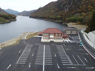 八ッ場 湖の駅 丸岩